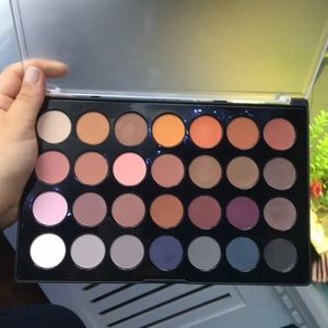 28 color palette, BH Cosmetics
